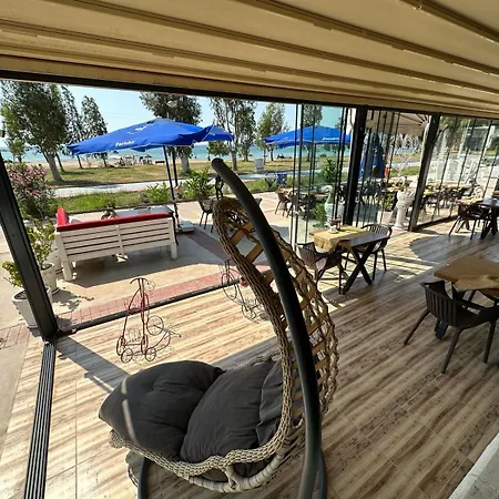 Garden Butik & Akbuek 4*